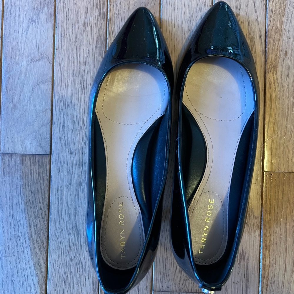 Taryn Rose Women's Black Patent Kitten Heels